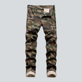 Herren-Jeanshose mit Camouflage-Print